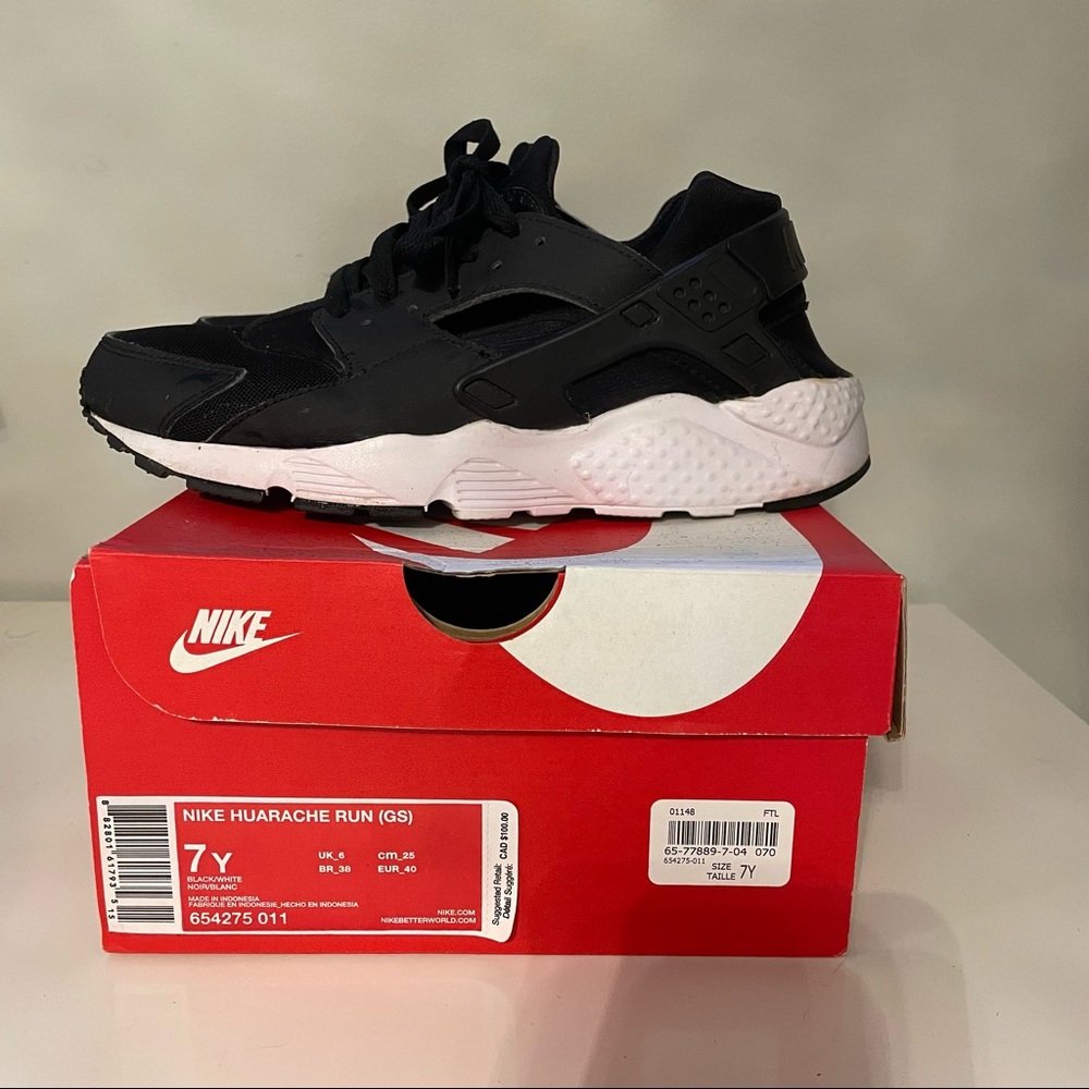 NIKE HUARACHE
